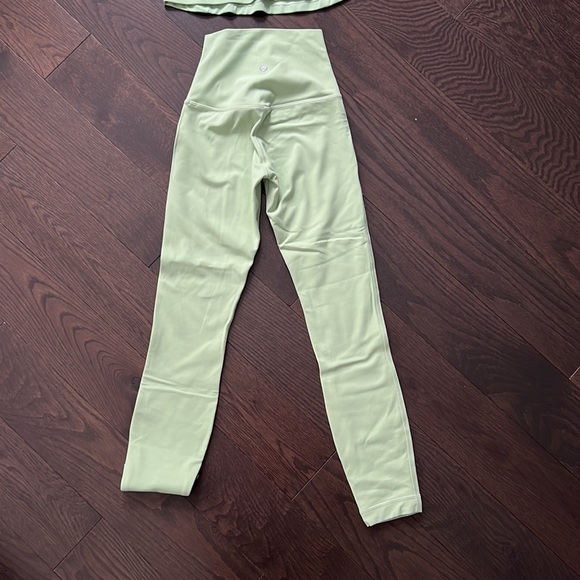 LuluLemon size 0 set. - Picture 6 of 8